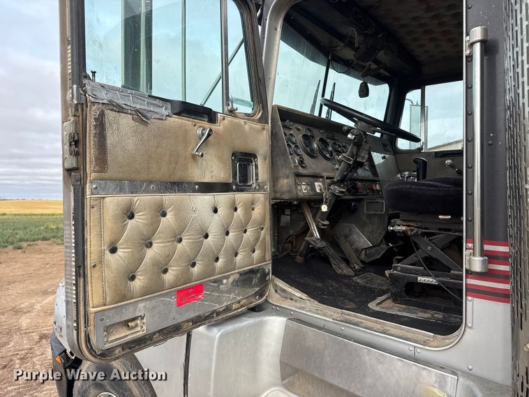 image for item NA9320 1987 Kenworth T600A dump truck