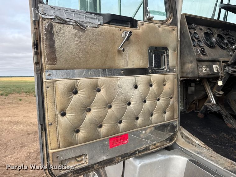 image for item NA9320 1987 Kenworth T600A dump truck