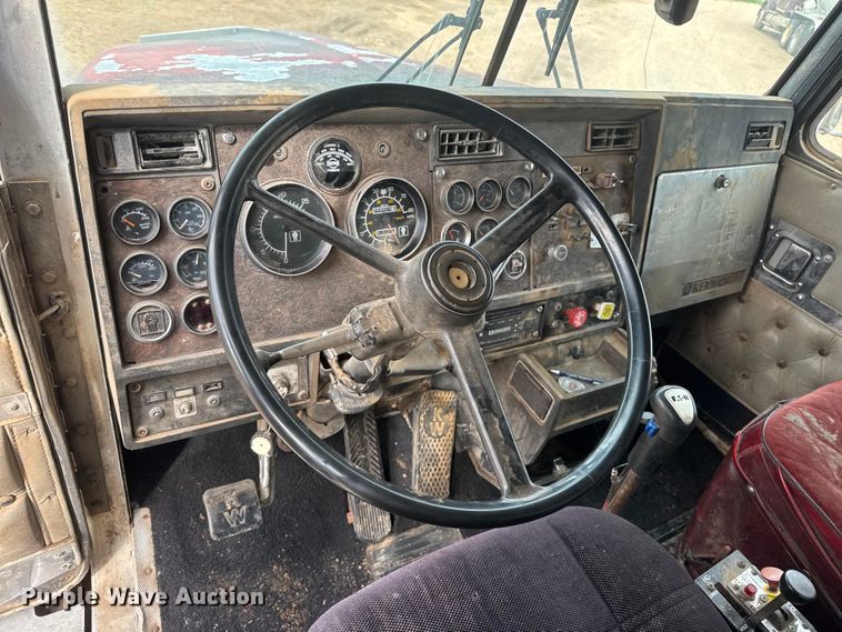 image for item NA9320 1987 Kenworth T600A dump truck