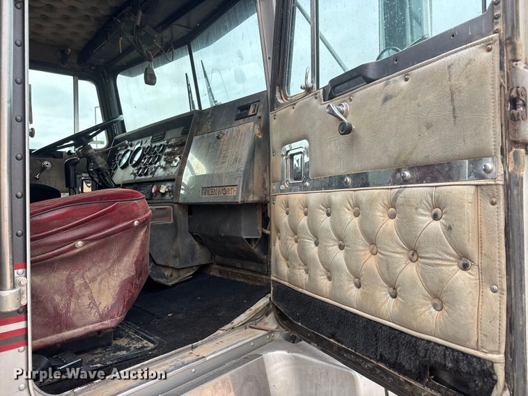 image for item NA9320 1987 Kenworth T600A dump truck