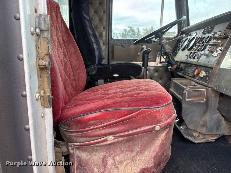 image for item NA9320 1987 Kenworth T600A dump truck