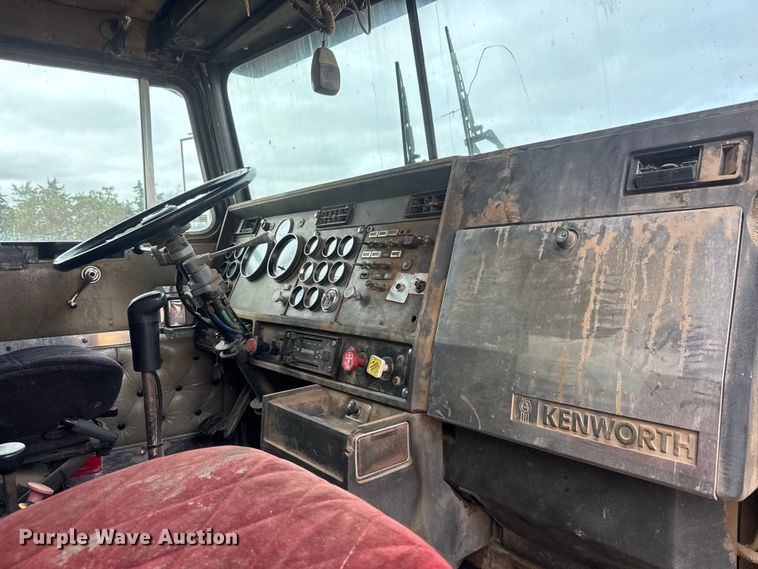 image for item NA9320 1987 Kenworth T600A dump truck