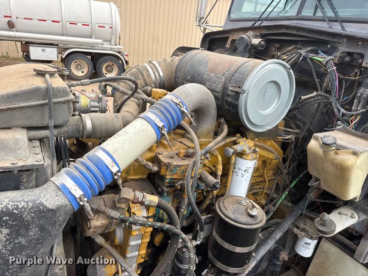 image for item NA9320 1987 Kenworth T600A dump truck