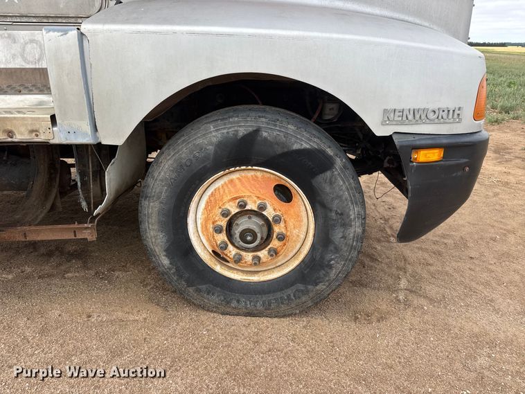 image for item NA9320 1987 Kenworth T600A dump truck
