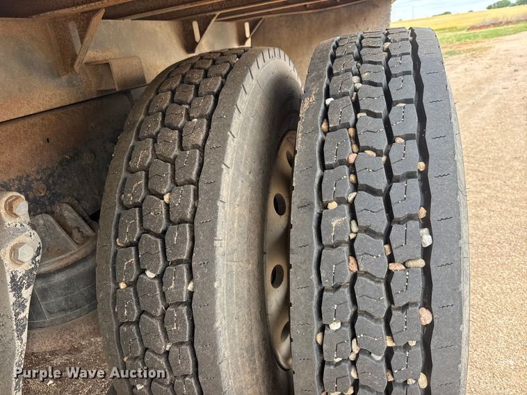 image for item NA9320 1987 Kenworth T600A dump truck