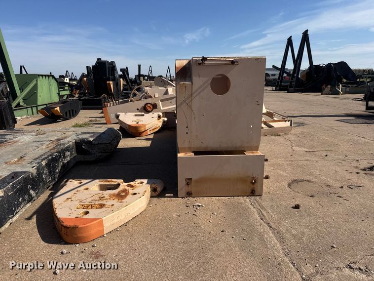 image for item NA9339 2009 Lufkin C-320D-305-100 pump jack