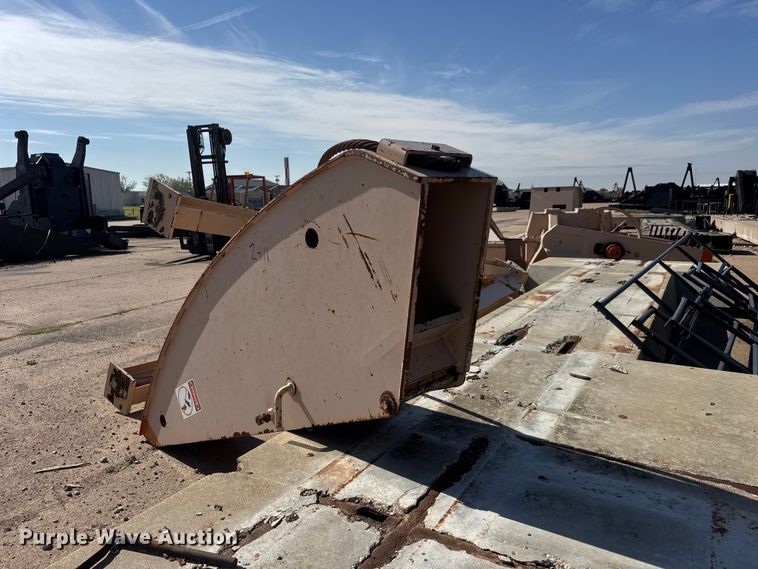 image for item NA9339 2009 Lufkin C-320D-305-100 pump jack