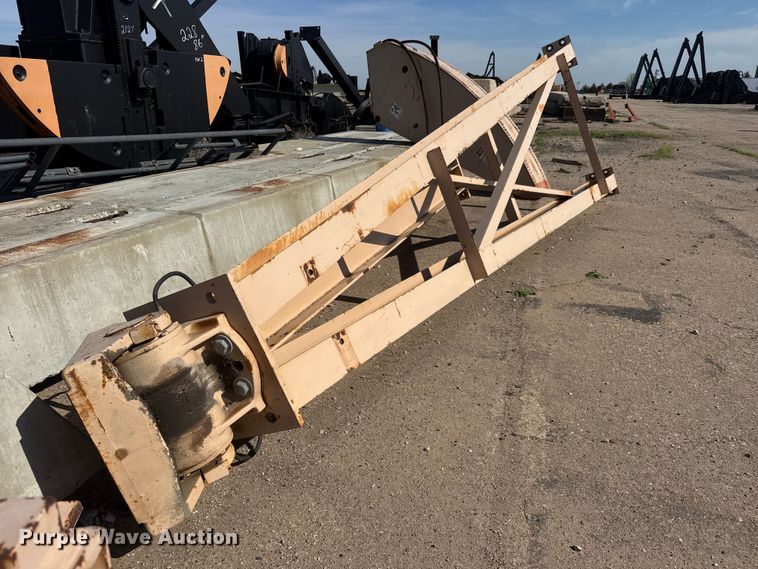 image for item NA9339 2009 Lufkin C-320D-305-100 pump jack
