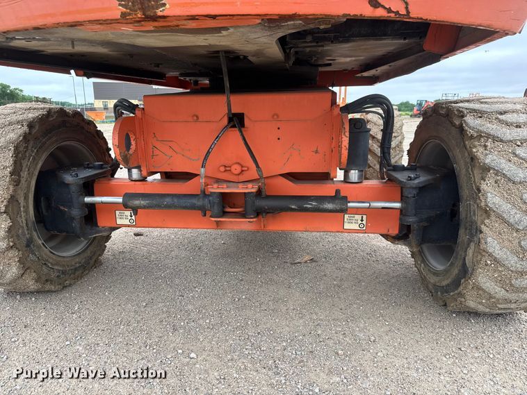 image for item NA9357 2013 JLG 600S boom lift