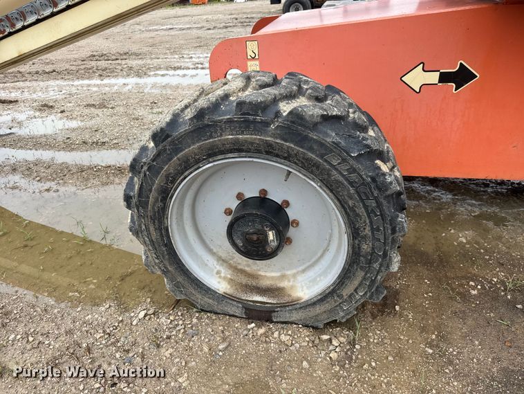 image for item NA9357 2013 JLG 600S boom lift
