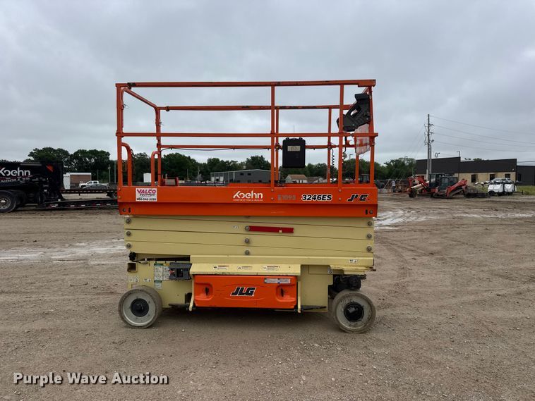 image for item NA9359 2020 JLG 3246ES scissor lift