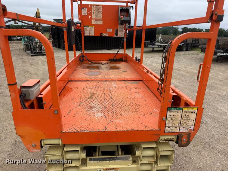 image for item NA9359 2020 JLG 3246ES scissor lift