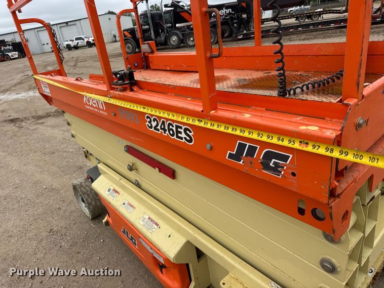 image for item NA9359 2020 JLG 3246ES scissor lift
