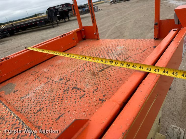 image for item NA9359 2020 JLG 3246ES scissor lift