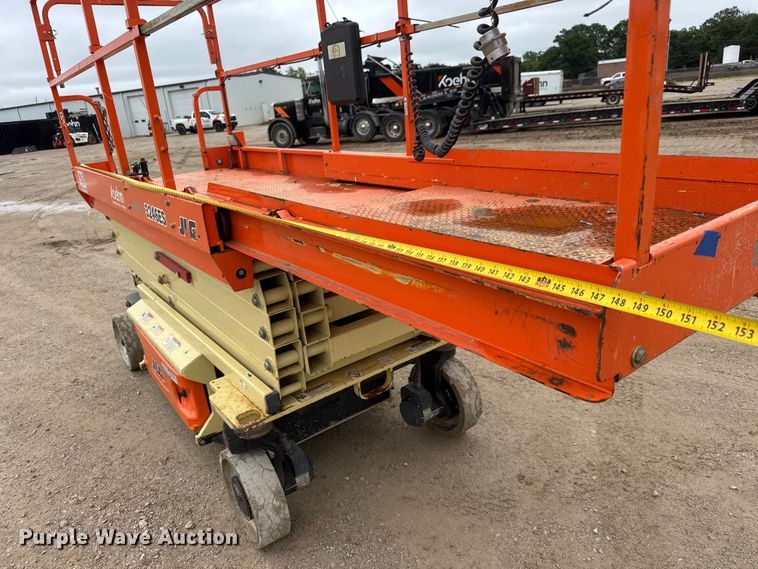 image for item NA9359 2020 JLG 3246ES scissor lift