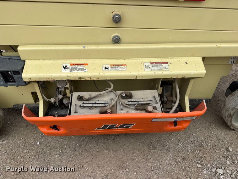 image for item NA9359 2020 JLG 3246ES scissor lift
