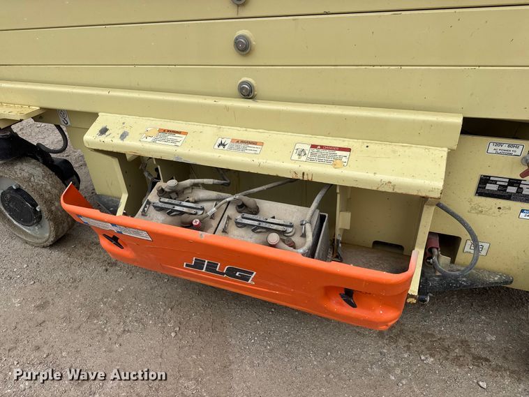 image for item NA9359 2020 JLG 3246ES scissor lift