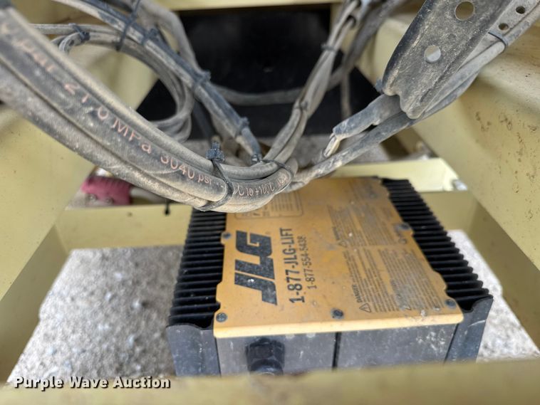 image for item NA9359 2020 JLG 3246ES scissor lift