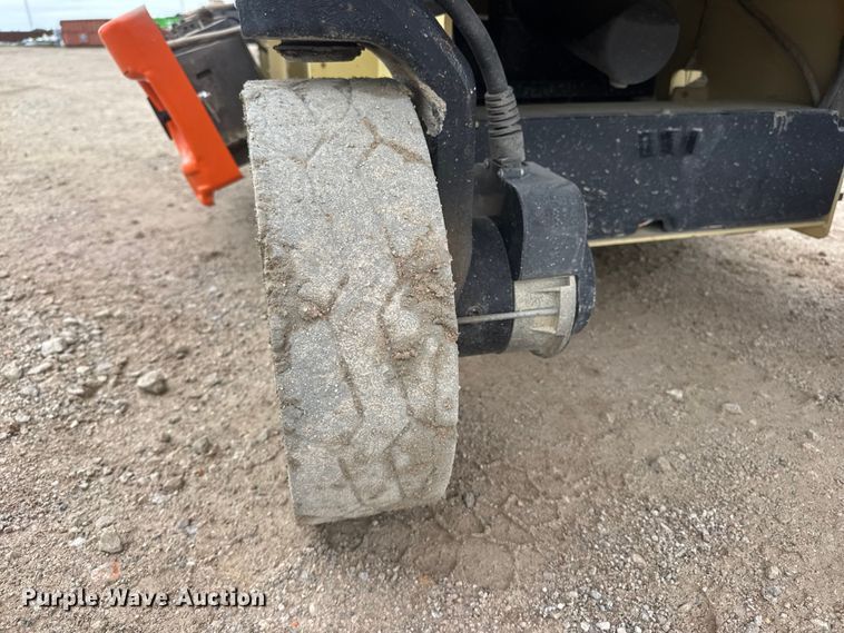 image for item NA9359 2020 JLG 3246ES scissor lift