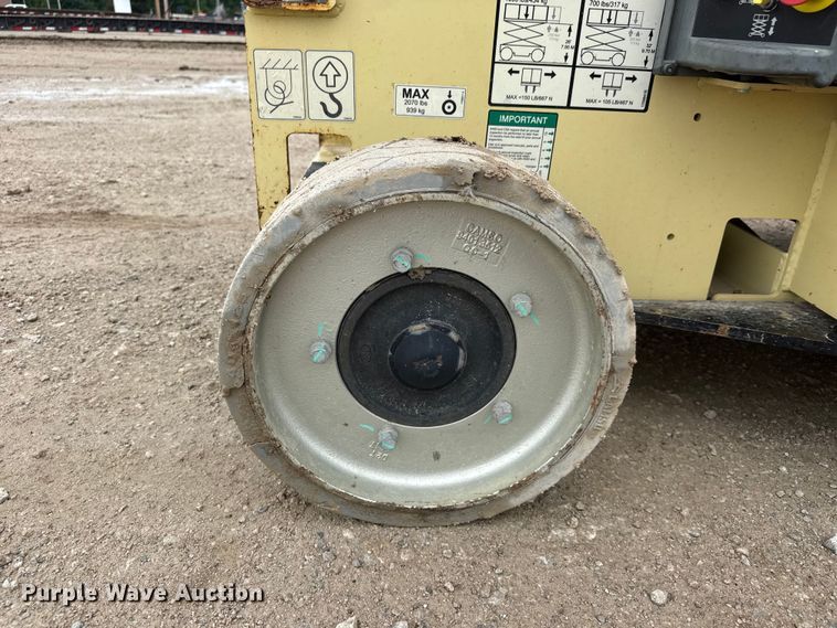 image for item NA9359 2020 JLG 3246ES scissor lift