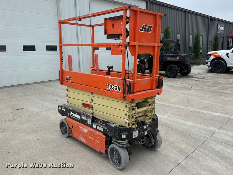 image for item NA9360 2020 JLG 1932R scissor lift