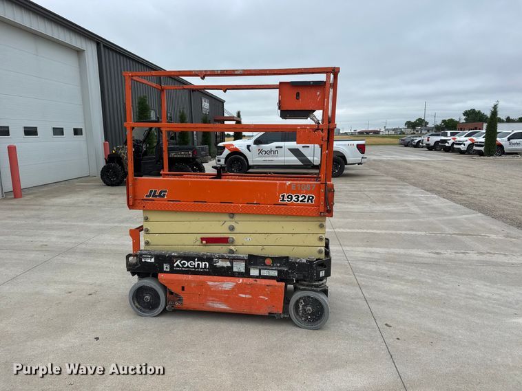 image for item NA9360 2020 JLG 1932R scissor lift