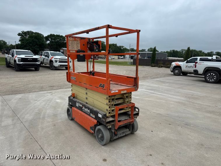 image for item NA9360 2020 JLG 1932R scissor lift