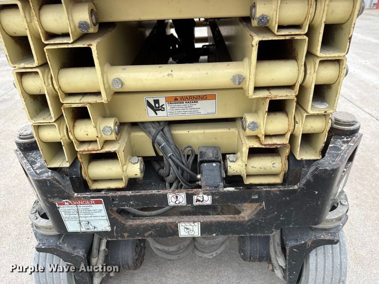 image for item NA9360 2020 JLG 1932R scissor lift