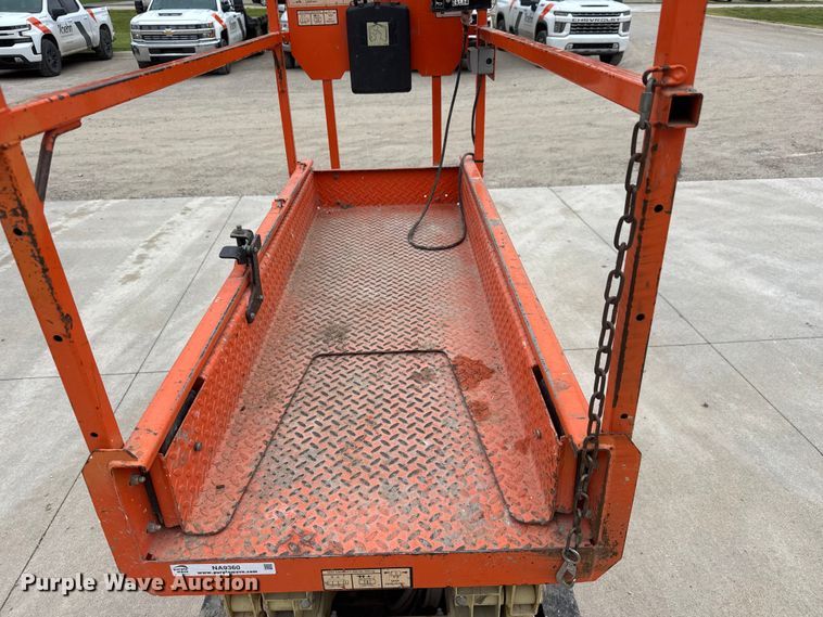 image for item NA9360 2020 JLG 1932R scissor lift