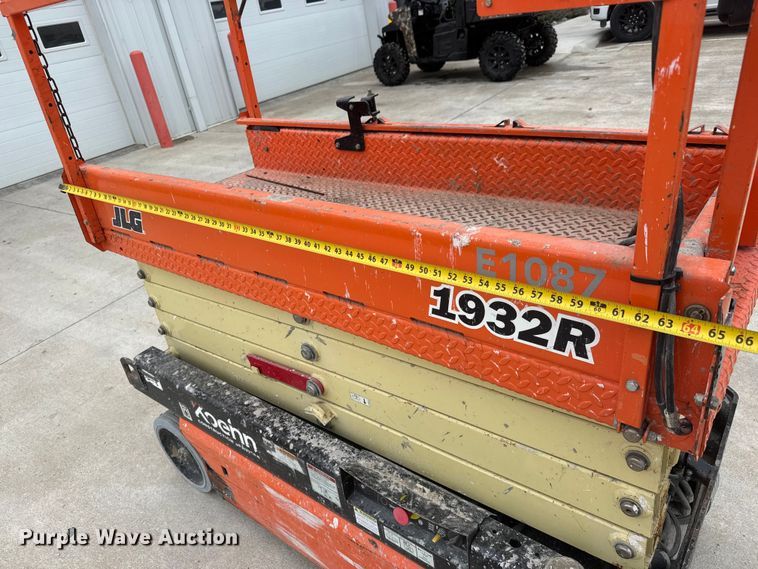 image for item NA9360 2020 JLG 1932R scissor lift