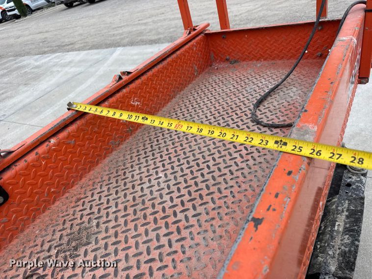 image for item NA9360 2020 JLG 1932R scissor lift