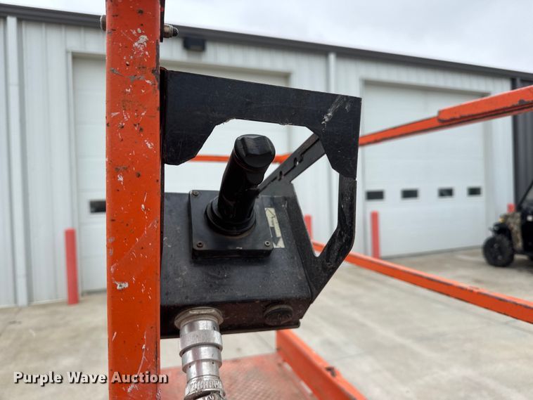 image for item NA9360 2020 JLG 1932R scissor lift