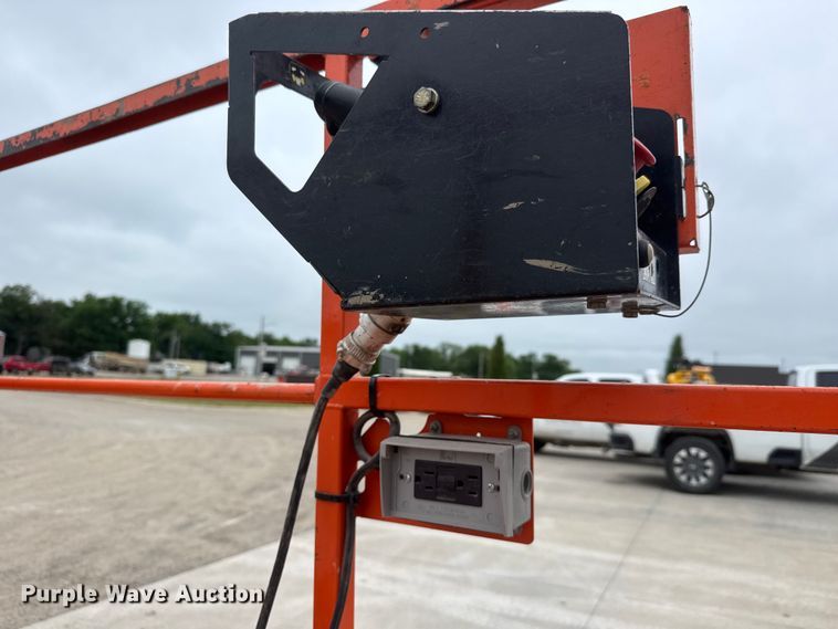 image for item NA9360 2020 JLG 1932R scissor lift