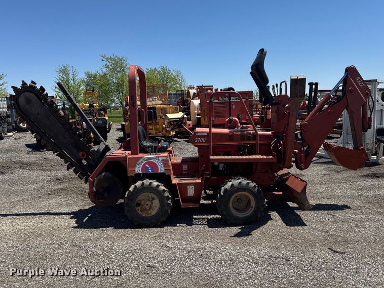 image for item OE9561 Ditch Witch 3700 trencher