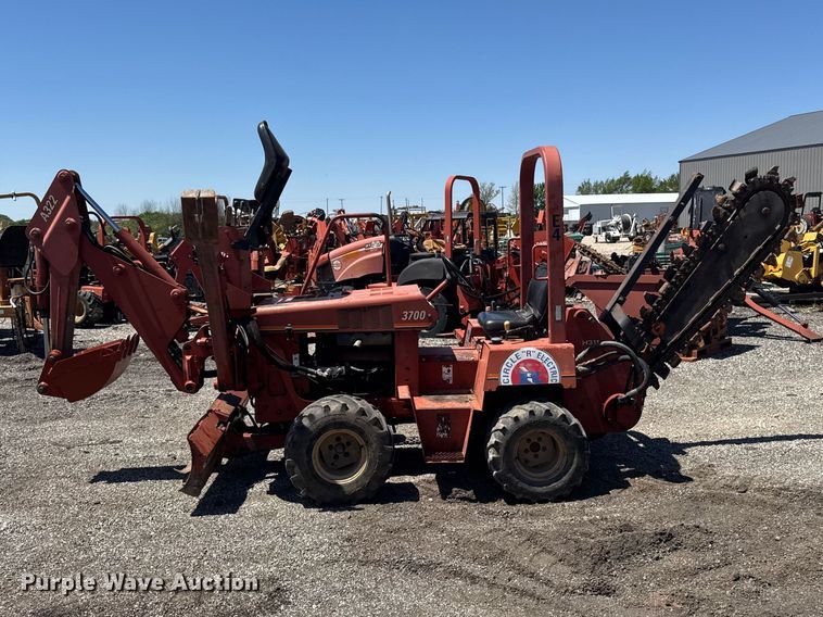 image for item OE9561 Ditch Witch 3700 trencher