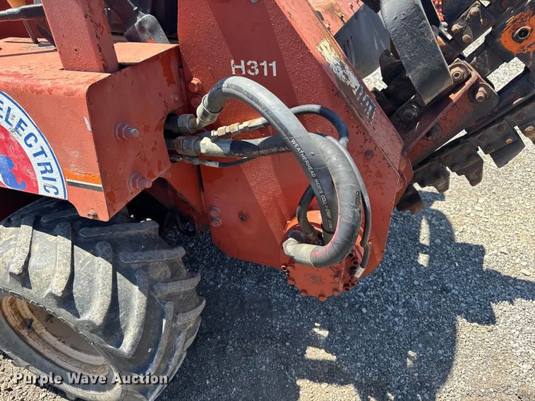 image for item OE9561 Ditch Witch 3700 trencher