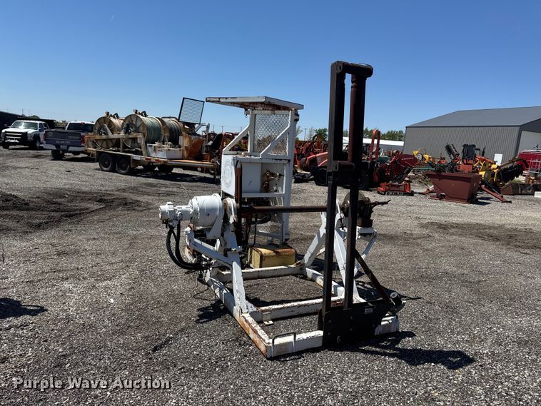 image for item OE9563 Truck mounted cable puller