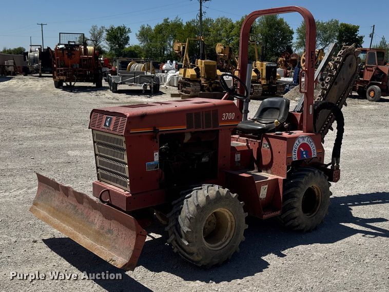 image for item OE9566 2000 Ditch Witch 3700 trencher