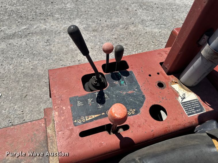 image for item OE9566 2000 Ditch Witch 3700 trencher
