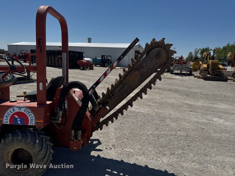 image for item OE9566 2000 Ditch Witch 3700 trencher