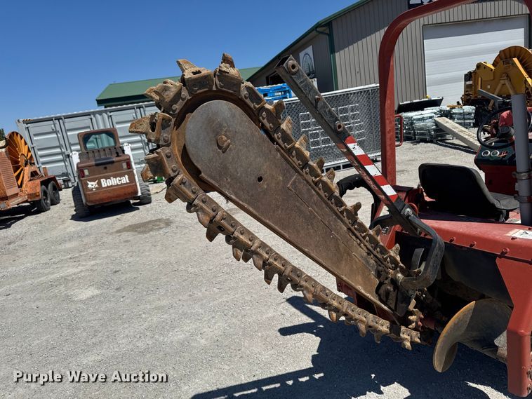 image for item OE9566 2000 Ditch Witch 3700 trencher