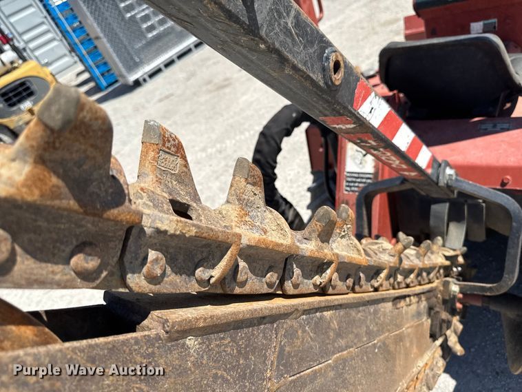 image for item OE9566 2000 Ditch Witch 3700 trencher