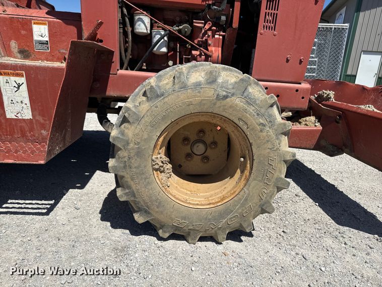 image for item OE9566 2000 Ditch Witch 3700 trencher