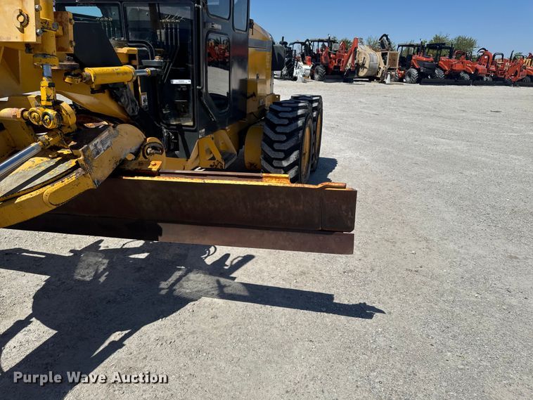 image for item OE9569 2000 Champion C70A26 motor grader