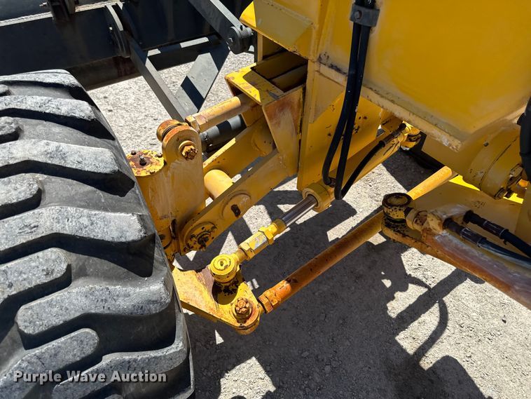 image for item OE9569 2000 Champion C70A26 motor grader