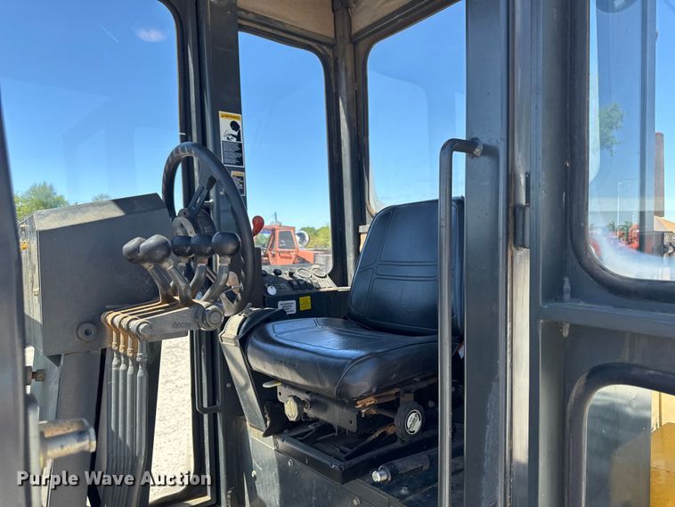 image for item OE9569 2000 Champion C70A26 motor grader