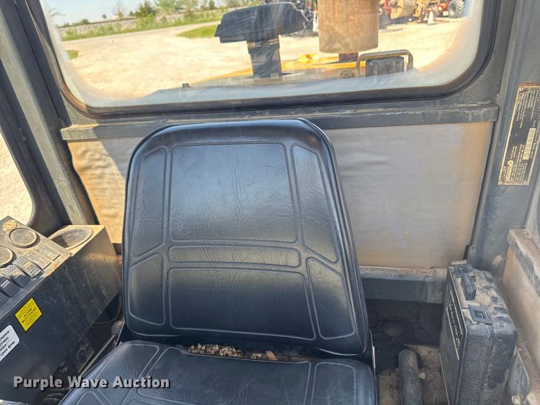 image for item OE9569 2000 Champion C70A26 motor grader