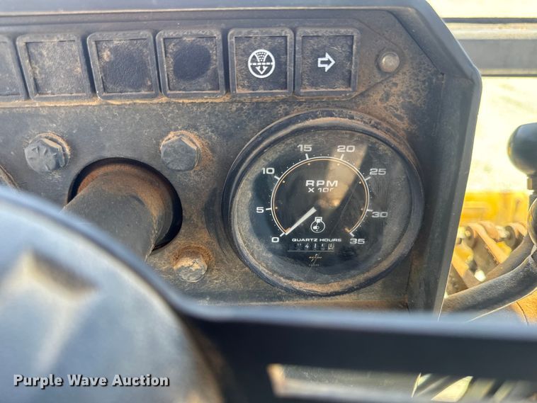 image for item OE9569 2000 Champion C70A26 motor grader
