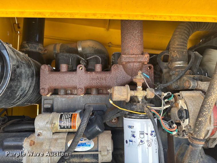 image for item OE9569 2000 Champion C70A26 motor grader