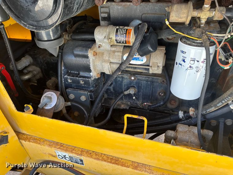 image for item OE9569 2000 Champion C70A26 motor grader
